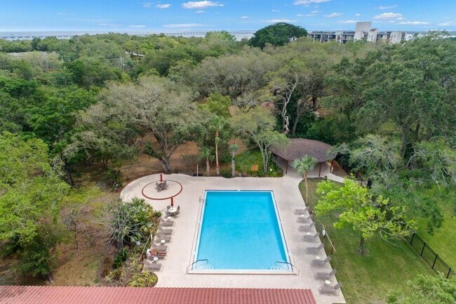 Building Photo - 1001 Pearce Dr