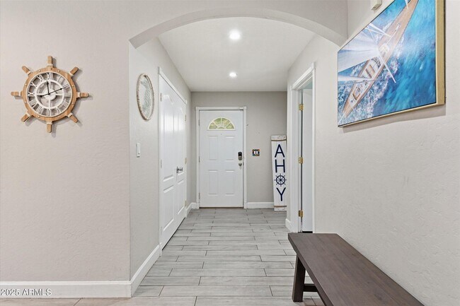 Building Photo - 2530 N 68th Pl