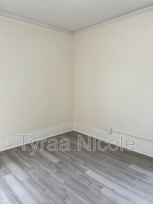 Building Photo - 2285 Cortland St