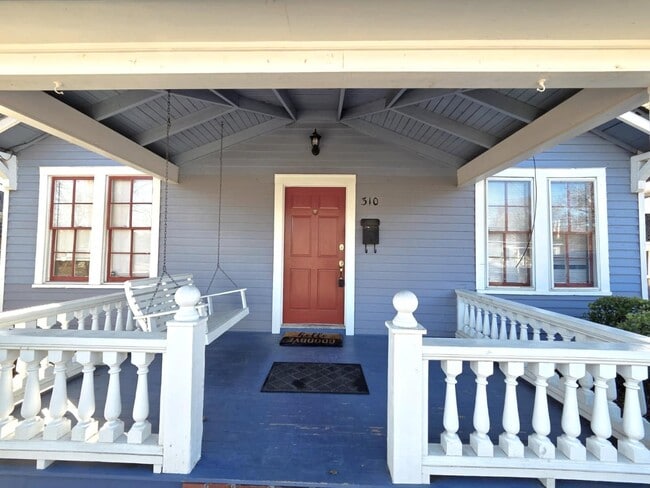 Building Photo - 310 7th St