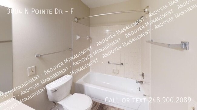 Building Photo - 3004 N Pointe Dr