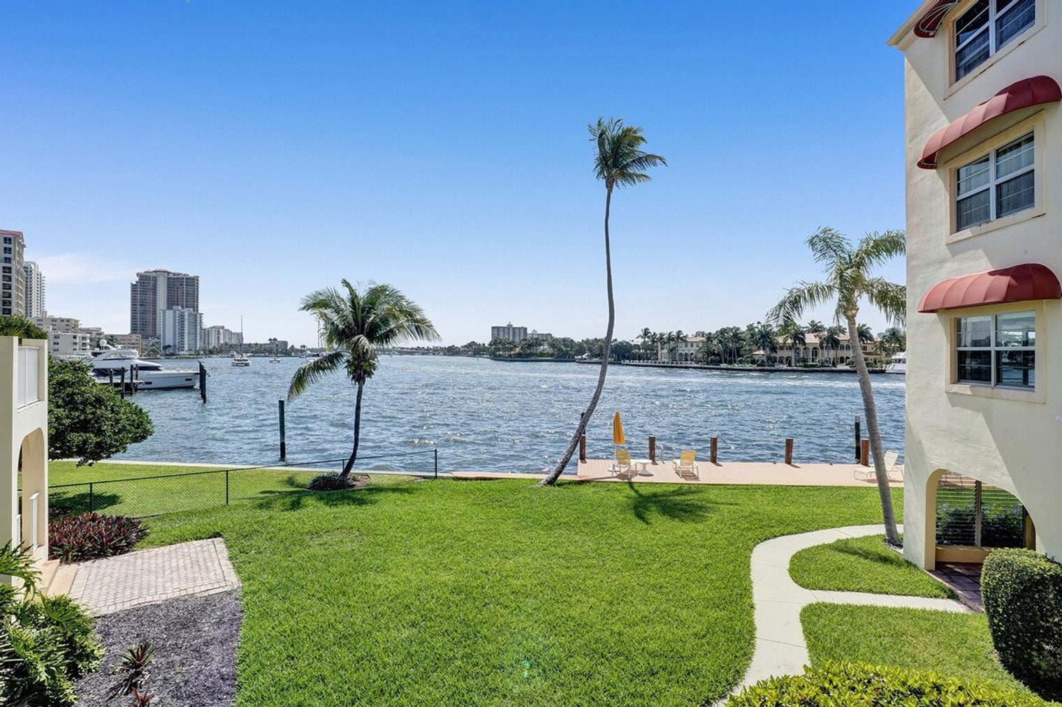 Building Photo - 2908 Bayshore Dr