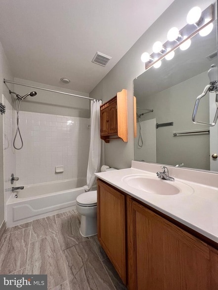 Building Photo - 8596 Trail View Dr
