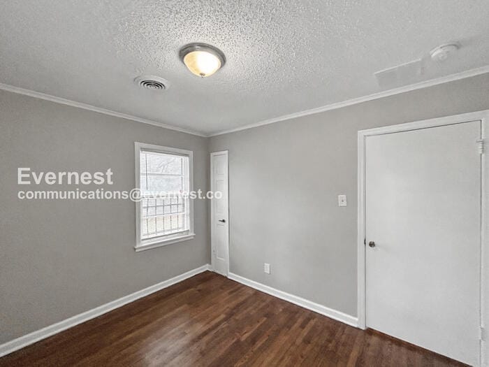 Building Photo - 1758 Woodburn Dr