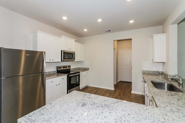 Building Photo - 8204 Sunberry Shadow Dr