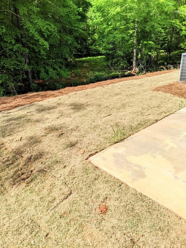 Building Photo - 2 Bedroom Cottage in Fox Run Village!