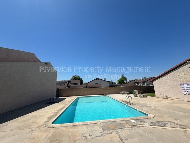 Building Photo - 2255 Cahuilla St