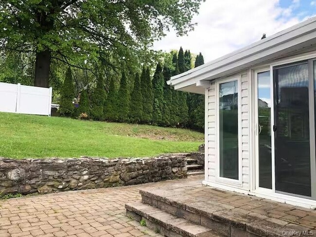 Building Photo - 96 Orange St