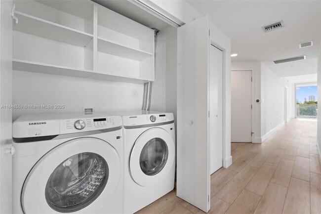 Building Photo - 16385 Biscayne Blvd