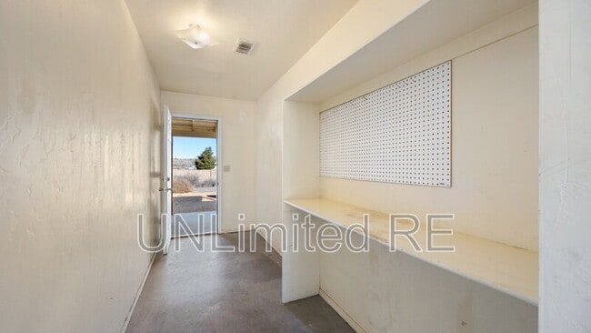 Building Photo - 7616 E Horseshoe Ln