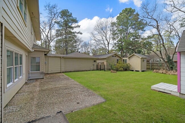 Building Photo - 6302 Hickorycrest Dr