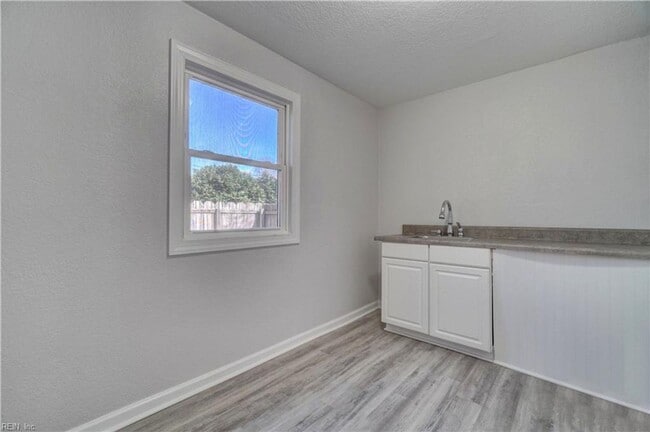 Building Photo - Cozy, Convenient, and Completely Ready – Y...