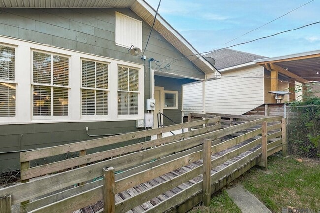 Building Photo - 2161 Oleander St