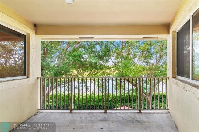 Building Photo - 8462 NW 40th St