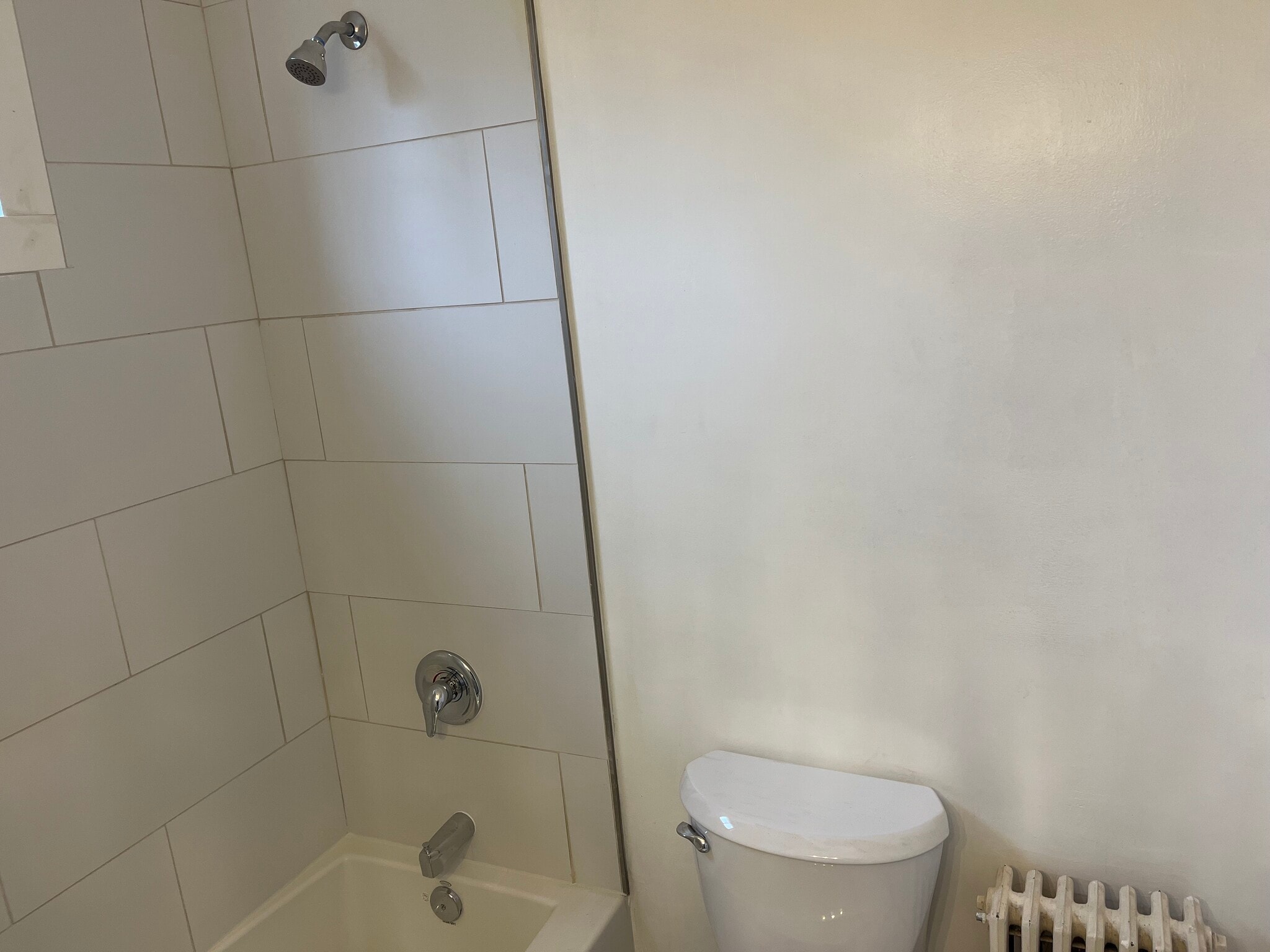 Building Photo - 1502 N Oakes St