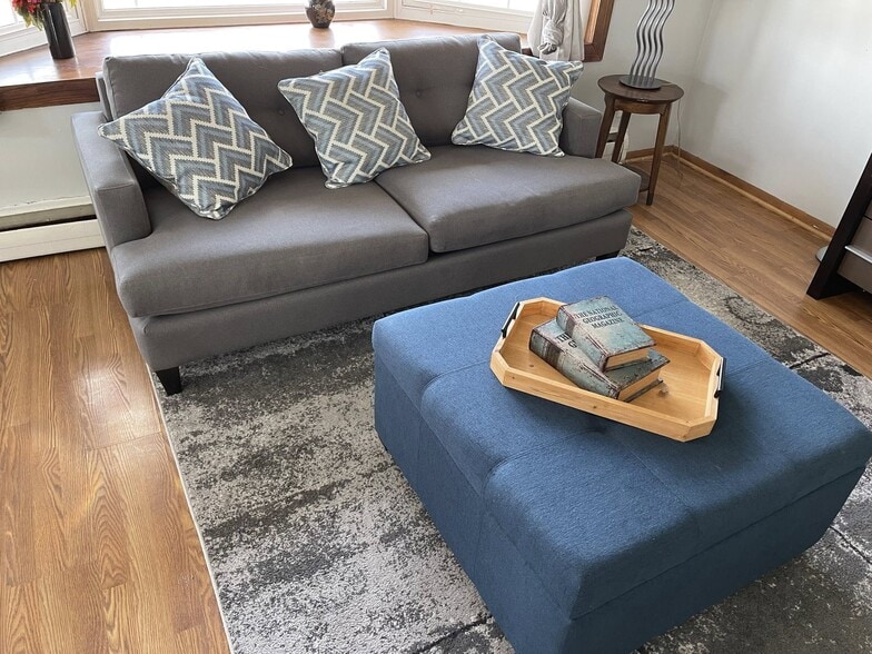 relax in style while enjoying the views of minnehaha park - 5120 Hiawatha Ave