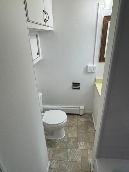 Building Photo - 1638 Saemann Ave