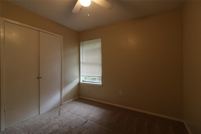 Building Photo - 1616 Windsong Ln