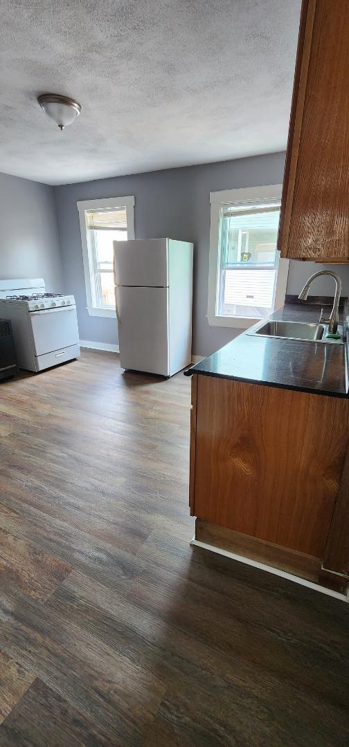 Building Photo - 161 4th St