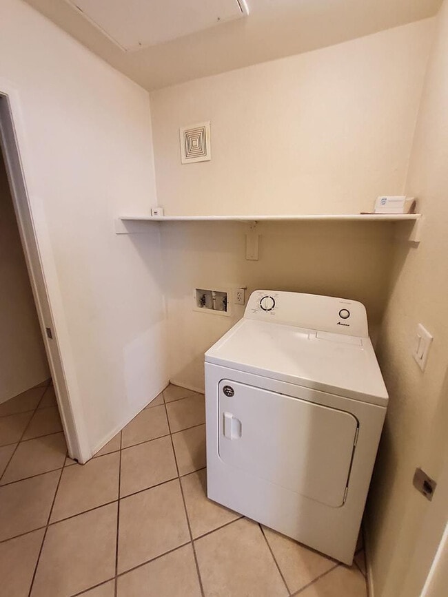 Building Photo - 5303 N 7th St