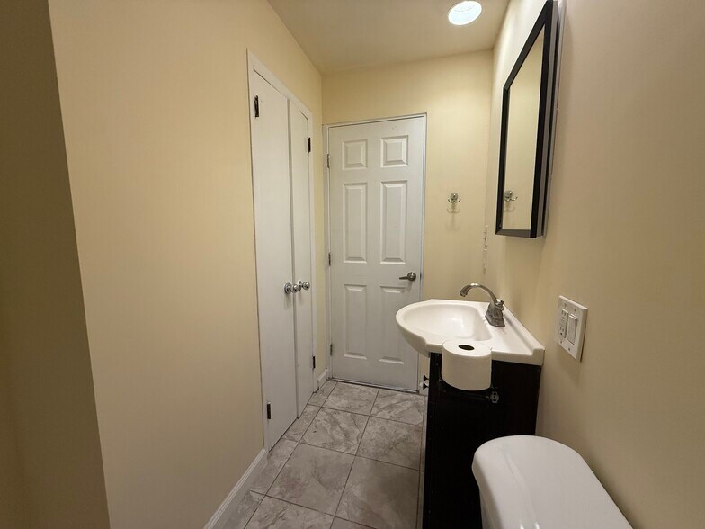 Building Photo - 38 Lanza Ave