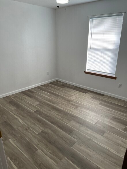 Building Photo - 508 N 5th St