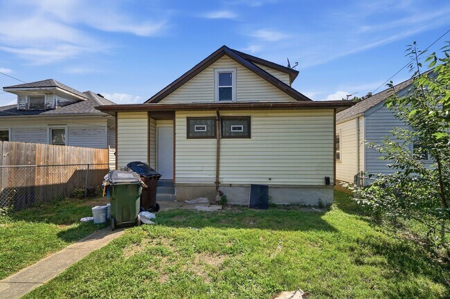 Building Photo - 413 Lockwood Ave