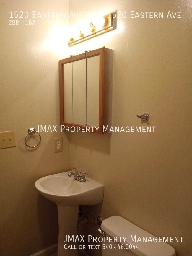 Building Photo - 1520 Eastern Ave NE