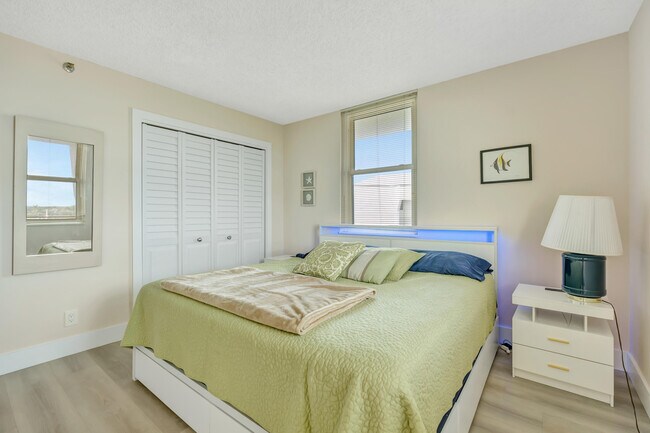 Building Photo - 1648 Jupiter Cove Dr