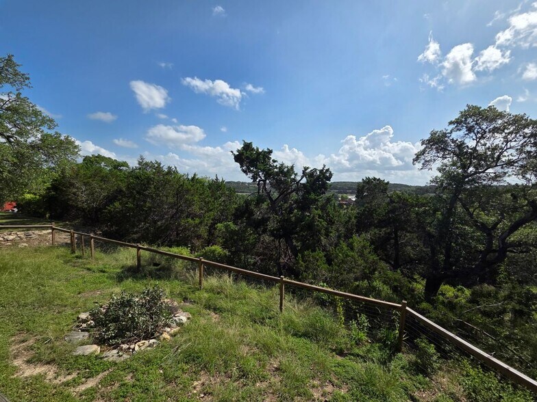 Building Photo - 156 Misty Hills Dr