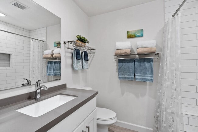 Building Photo - Stunning completely renovated home in Tustin