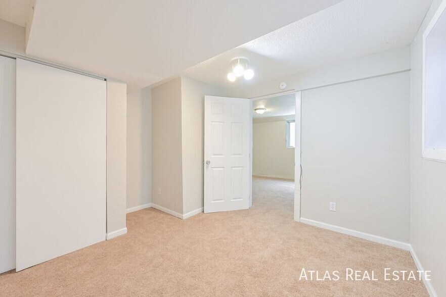 Building Photo - 17124 E Kent Dr