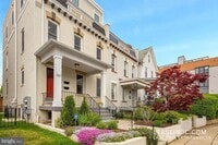 Building Photo - 547 Park Rd NW