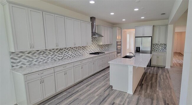 Building Photo - 17415 Bal Harbour Dr