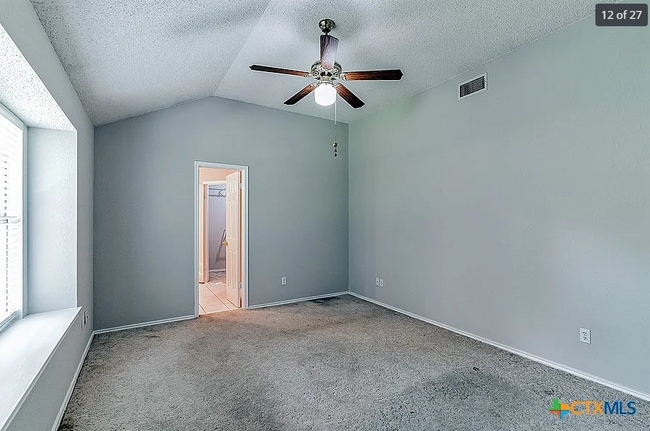 Building Photo - 1701 Century Oaks Dr