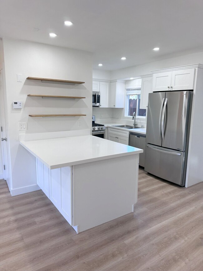 Kitchen Island - 3305 Green Ln