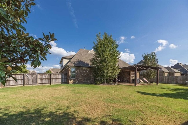 Building Photo - 1357 Carmony St