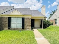 Building Photo - 821 Denmark Dr