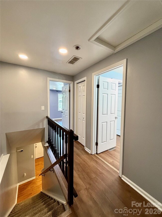 Building Photo - 9604 Vinca Cir