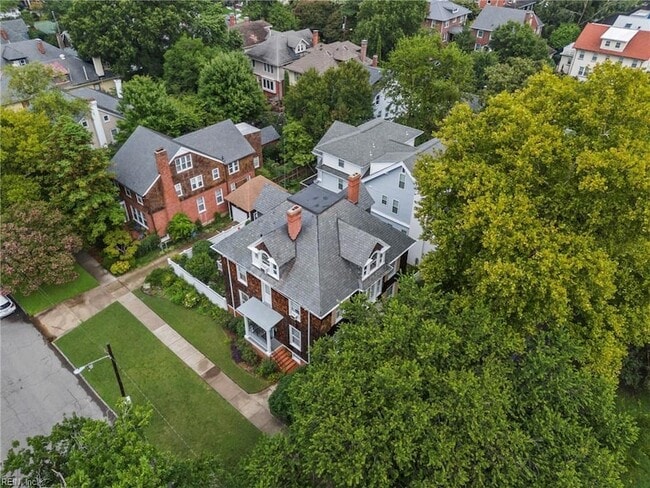 Building Photo - 600 Maury Ave