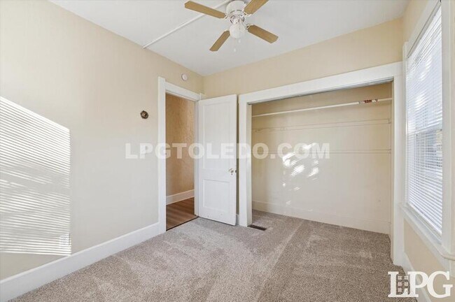 Building Photo - 4017 Overland Pkwy