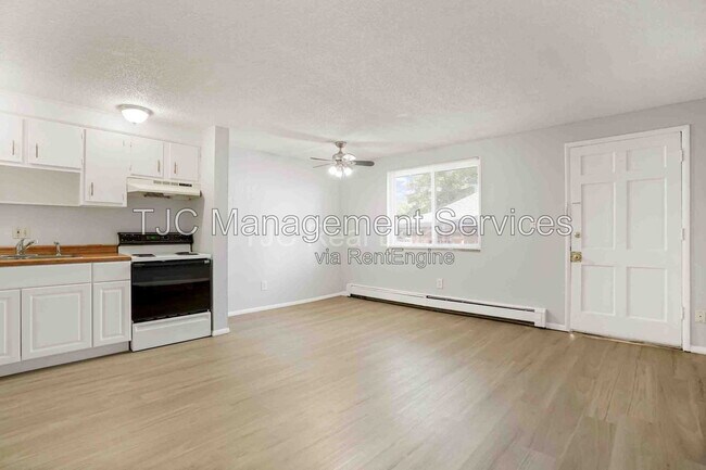 Building Photo - 1138 Corona St