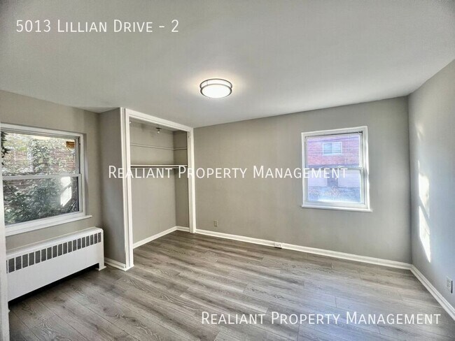 Building Photo - 5013 Lillian Dr