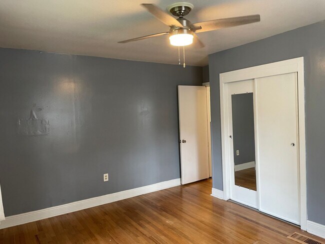 Building Photo - 2/1 Beach Bungalow in Biloxi