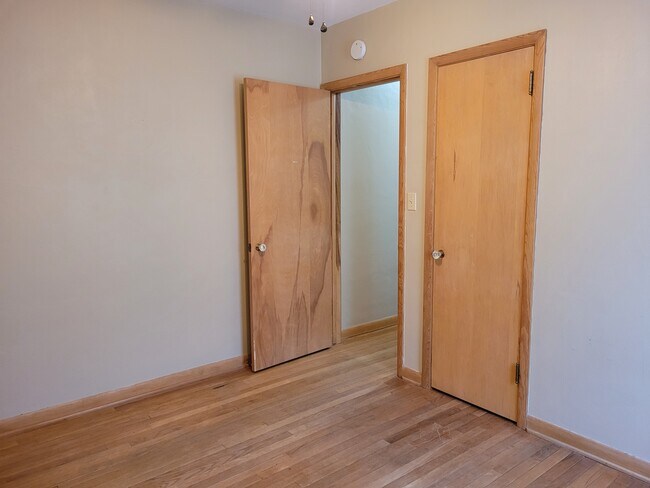 Bedroom - 128 E 17th St N