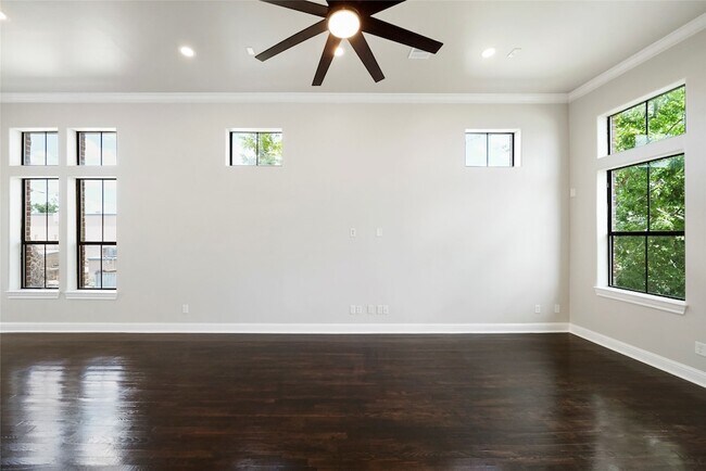 Building Photo - 9604 Knight Rd