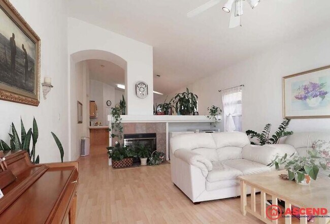 Building Photo - 9425 Lanneau Ct
