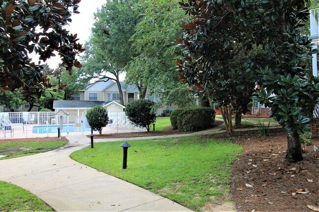 Building Photo - Updated Furnished Condo in Niceville!