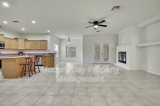 Building Photo - 12052 Jade Ave