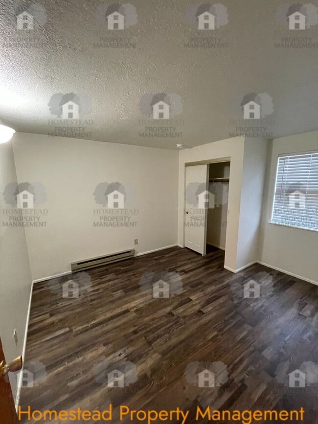 Building Photo - Celebrate the new year with 1/2 off one months rent!